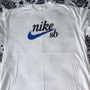 Nike tee